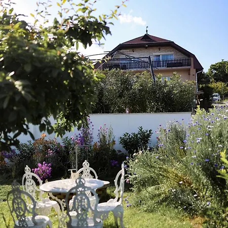 Annabella Apartmanhaz Balatongyörök